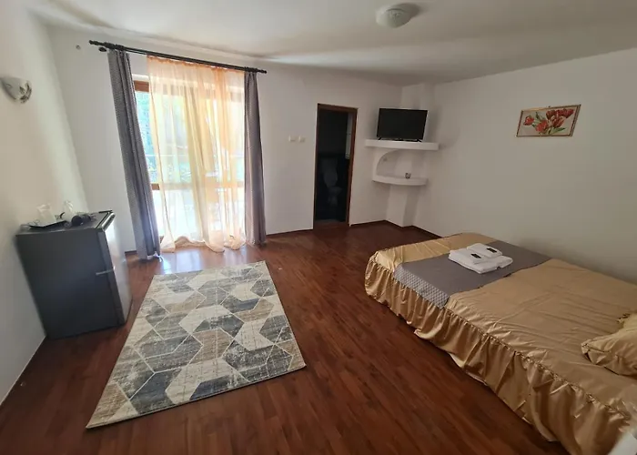 2 Bedrooms Luxury & 7 Apartments Villa Camelia Eforie Sud