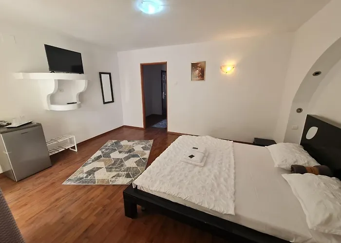 2 Bedrooms Luxury & 7 Apartments Villa Camelia Eforie Sud