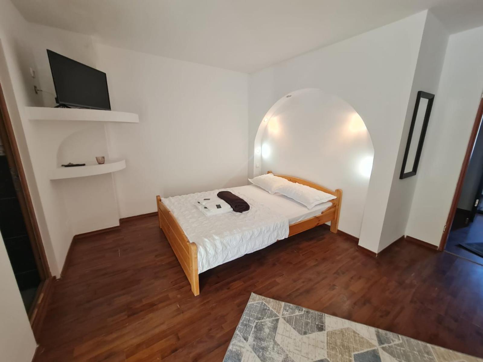 2 Bedrooms Luxury & 7 Camelia Eforie Sud Apartment